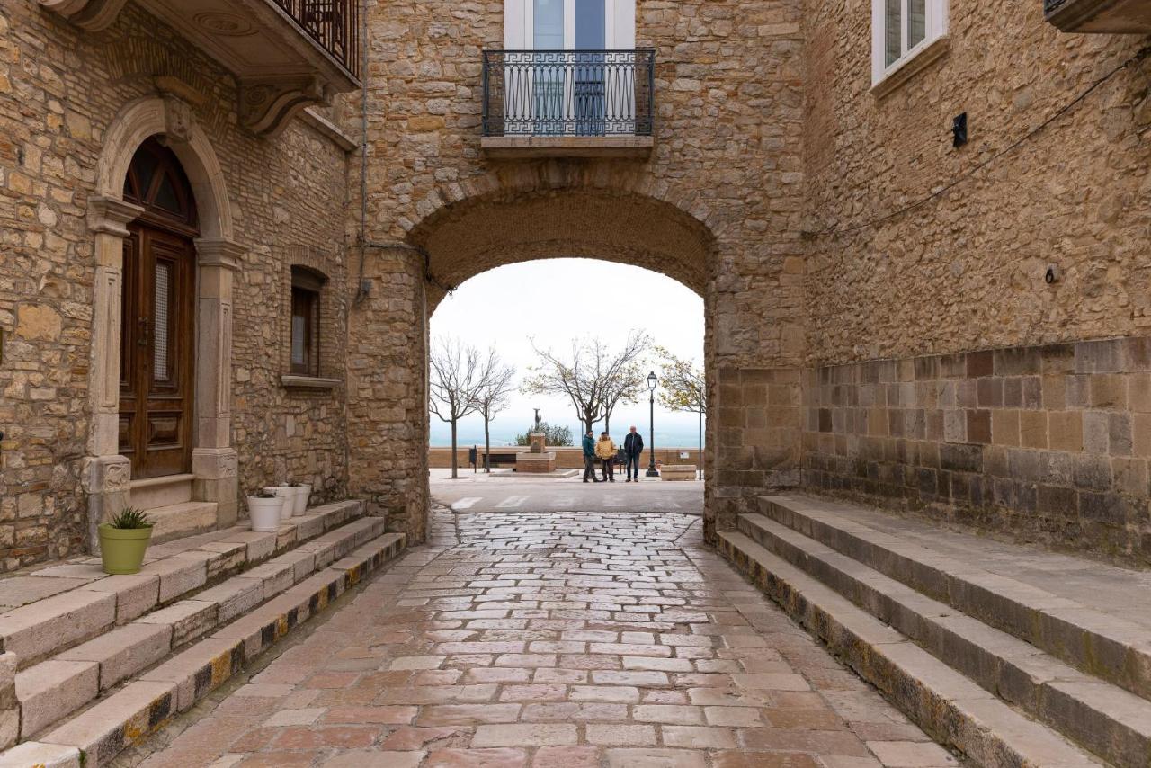 Agora' Castelnuovo Della Daunia Bed & Breakfast Exterior foto
